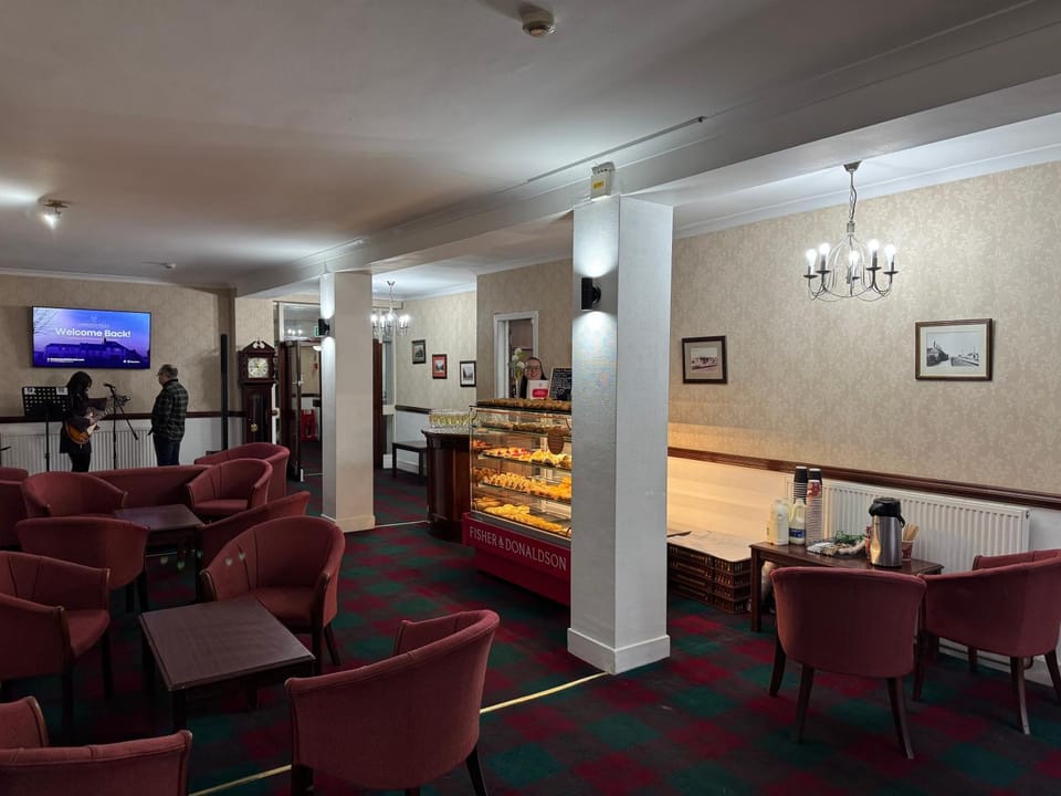 Communal lounge/ TV room, TV and multimedia, Lounge or bar