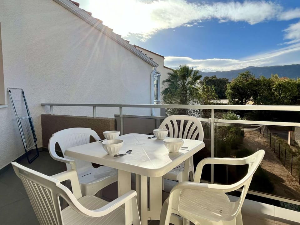 Balcony/Terrace, Mountain view