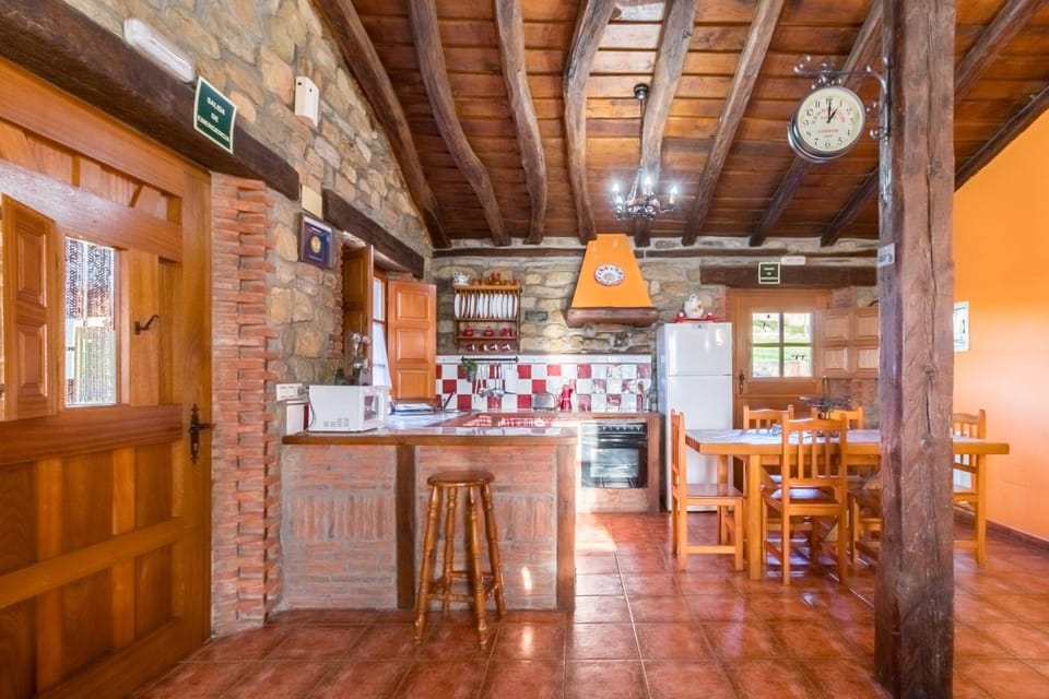 Property building, Kitchen or kitchenette, Living room