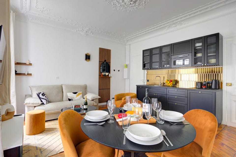 Kitchen or kitchenette, Living room, Dining area