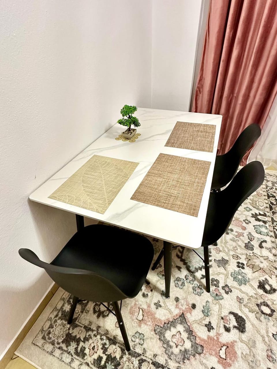 Seating area, Dining area