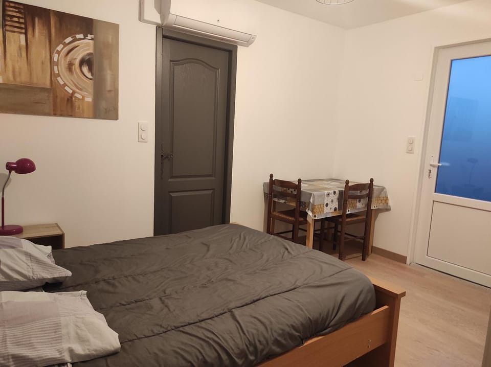 Studio climatisé, 30 min parc célèbre, sentiers pédestres, pistes cyclables, à 1h des plages Apartment in Pays de la Loire