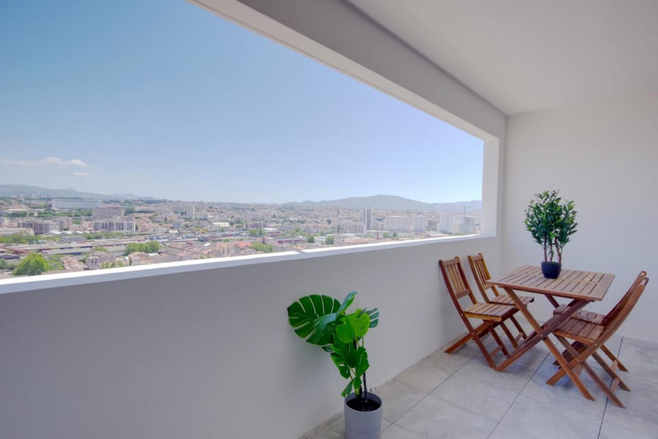 T3 Duplex avec parking et balcon à Euromed Apartment in Marseille