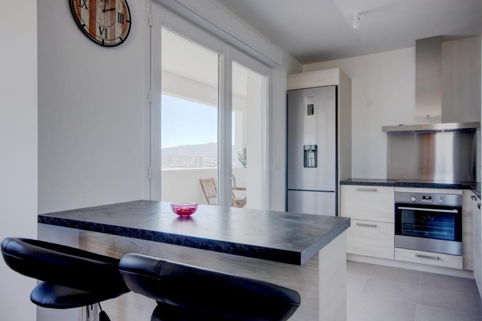 T3 Duplex avec parking et balcon à Euromed Apartment in Marseille