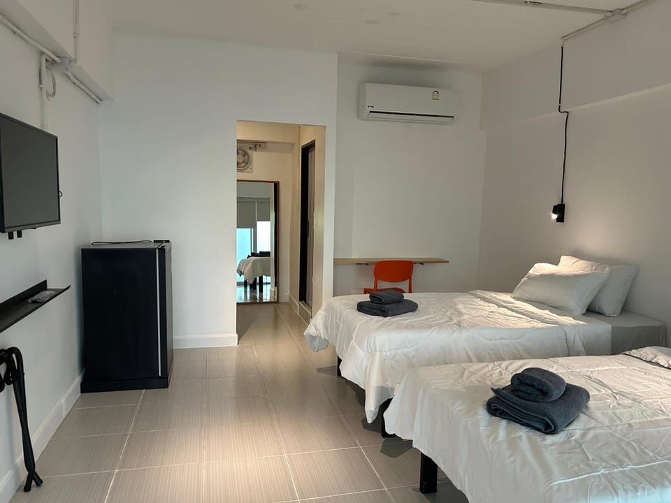 Bed, TV and multimedia, Photo of the whole room, Bedroom, air conditioner