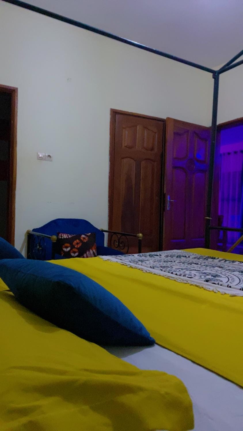 Bed, Photo of the whole room, Bedroom