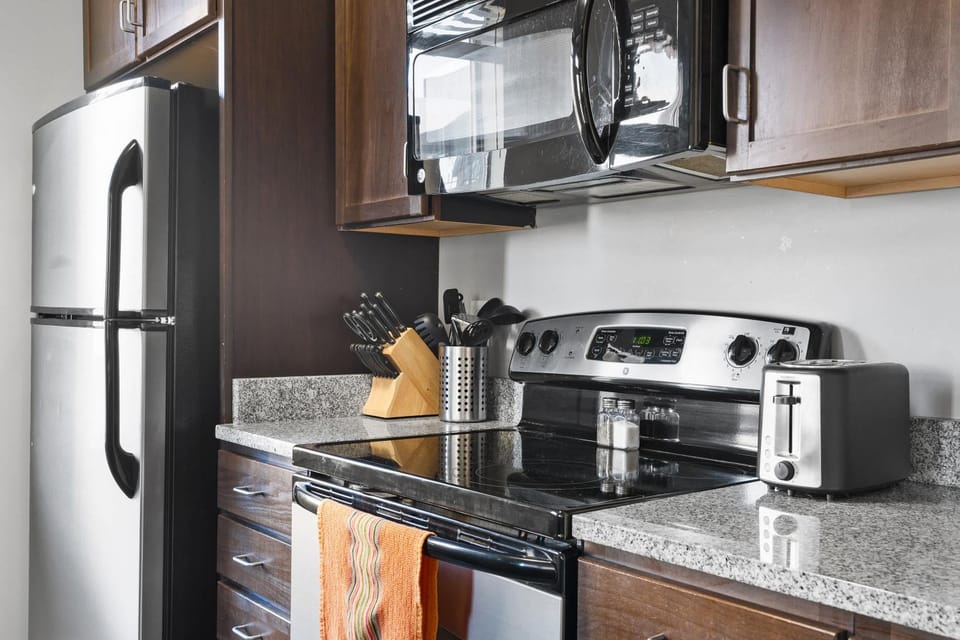 4 Downtown combined units with free parking Apartment in Indianapolis