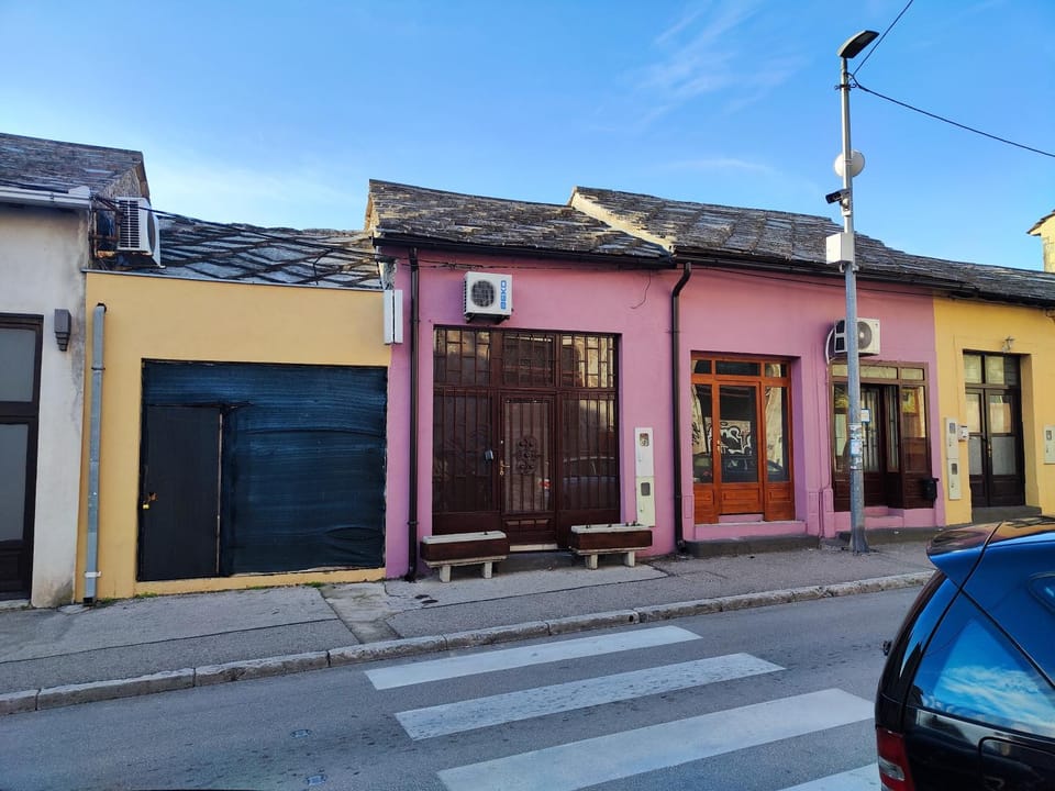 Property building, Off site, Day, Street view, Location