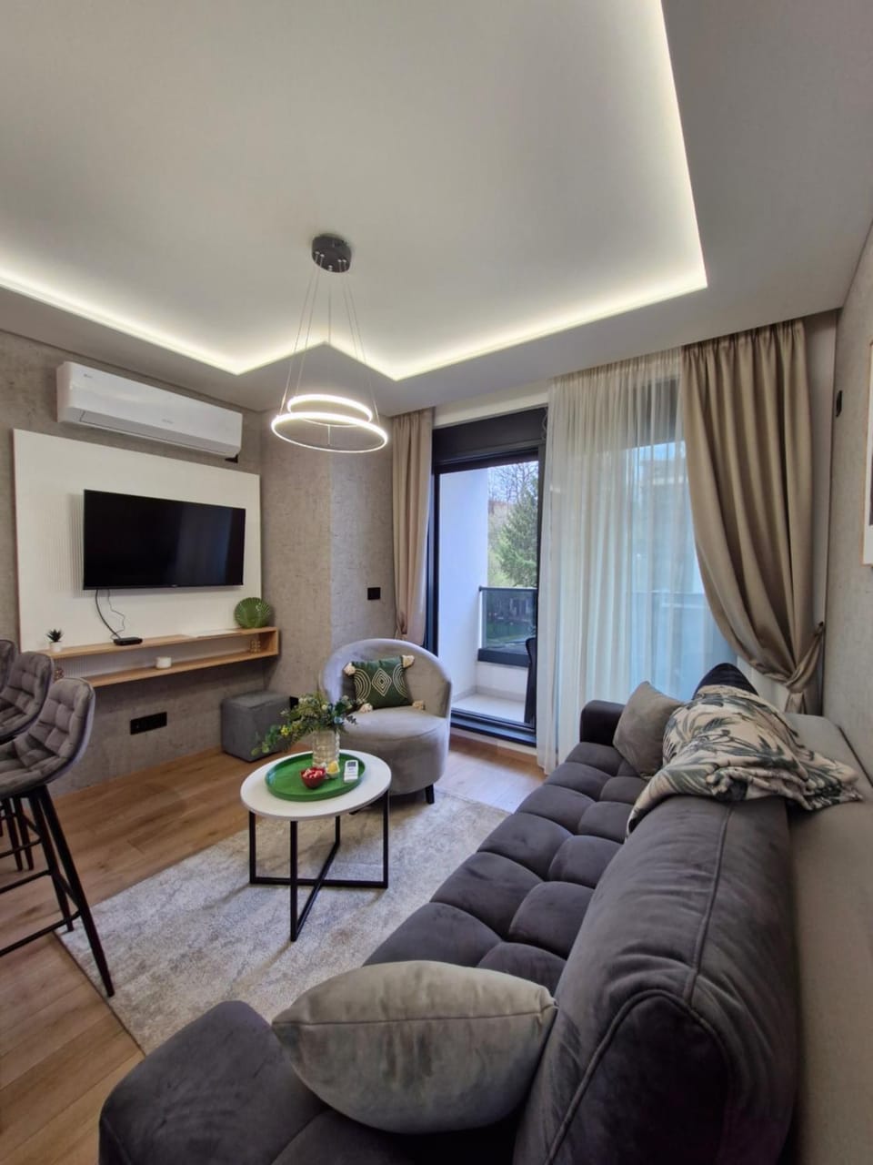 Living room, Photo of the whole room, Seating area