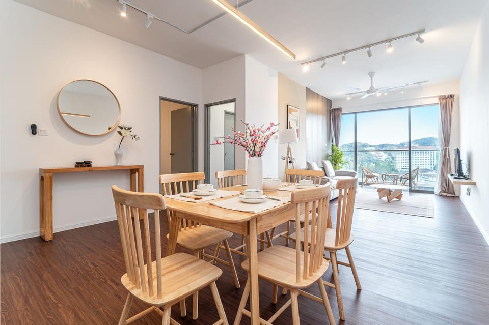 Living room, Dining area