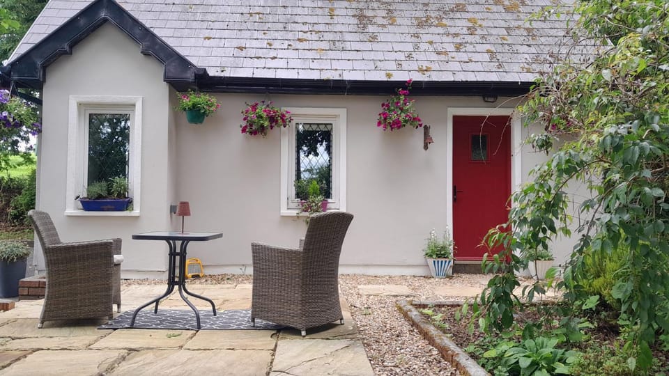 Patio, Day, Balcony/Terrace, Garden view
