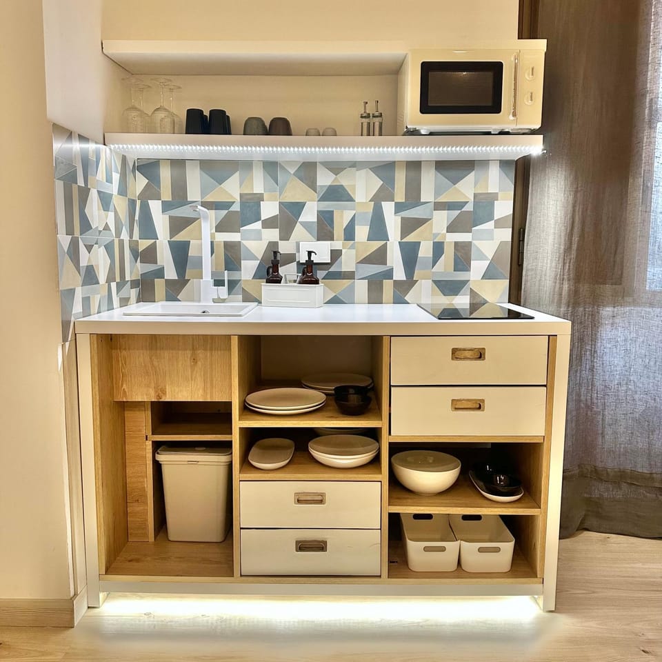 Kitchen or kitchenette
