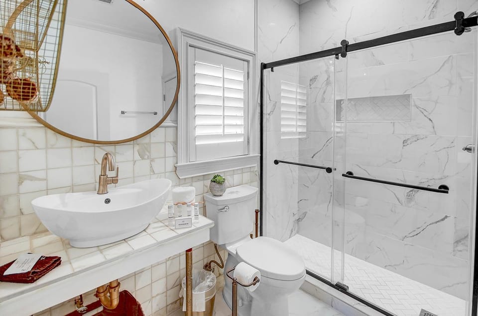 Shower, Toilet, Bathroom