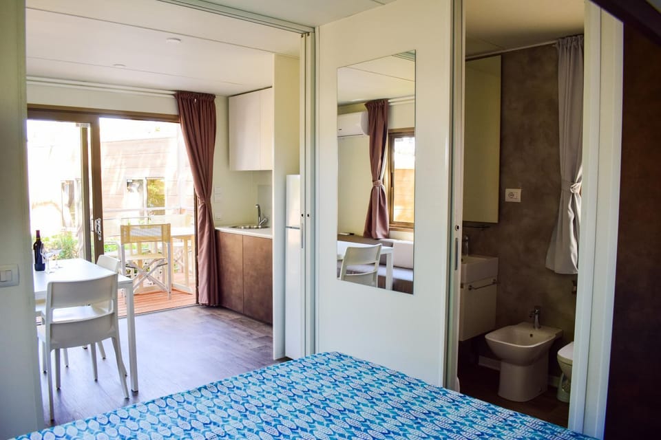 Bathroom, Photo of the whole room, Dining area