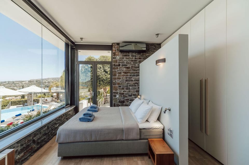 Bed, View (from property/room), Photo of the whole room, Bedroom, towels