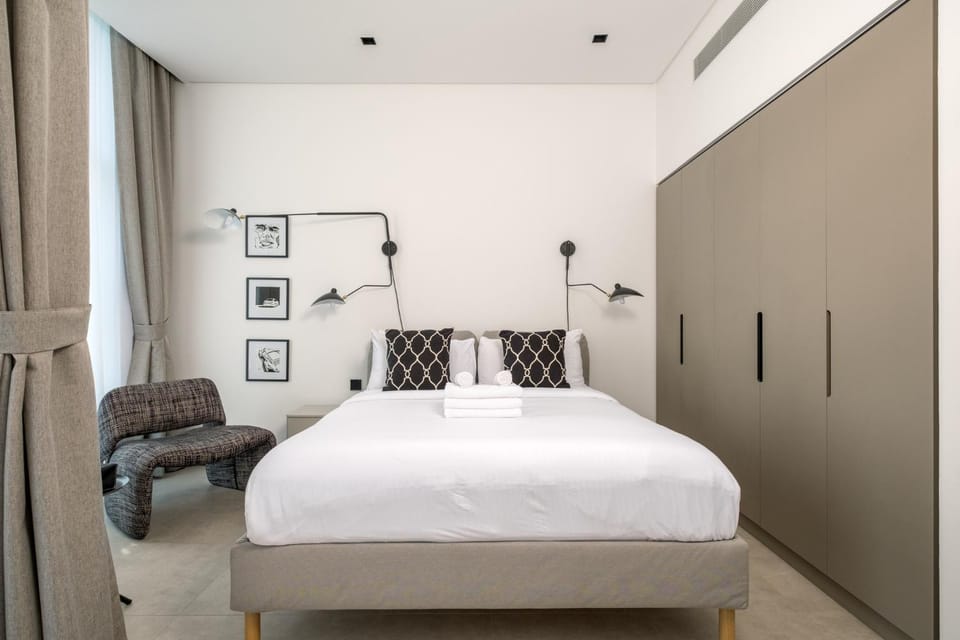 Bed, Photo of the whole room, Bedroom, wardrobe, air conditioner