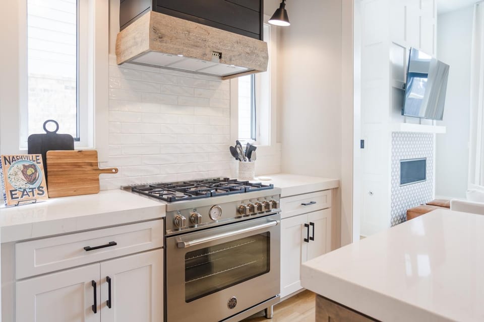 Kitchen or kitchenette, stove