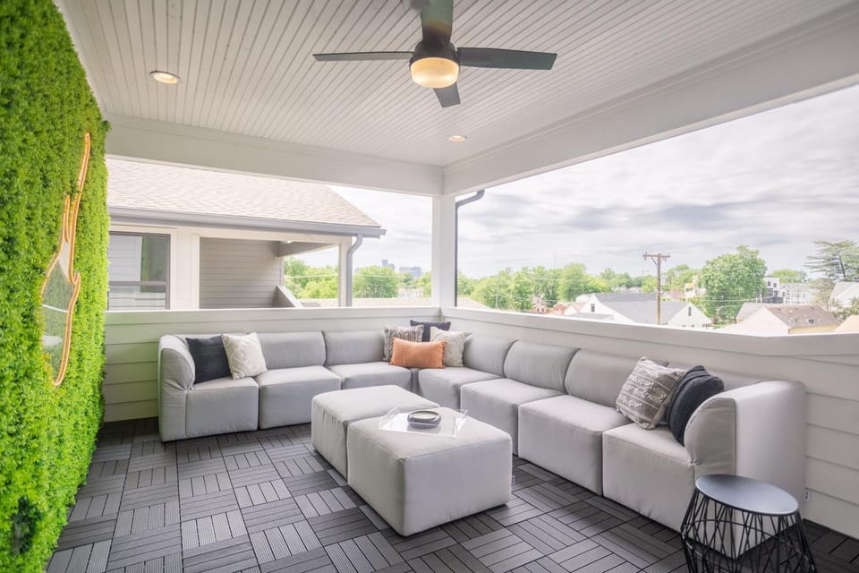 View (from property/room), Balcony/Terrace, Seating area