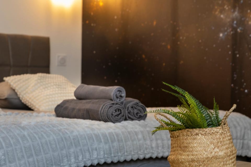 Decorative detail, towels