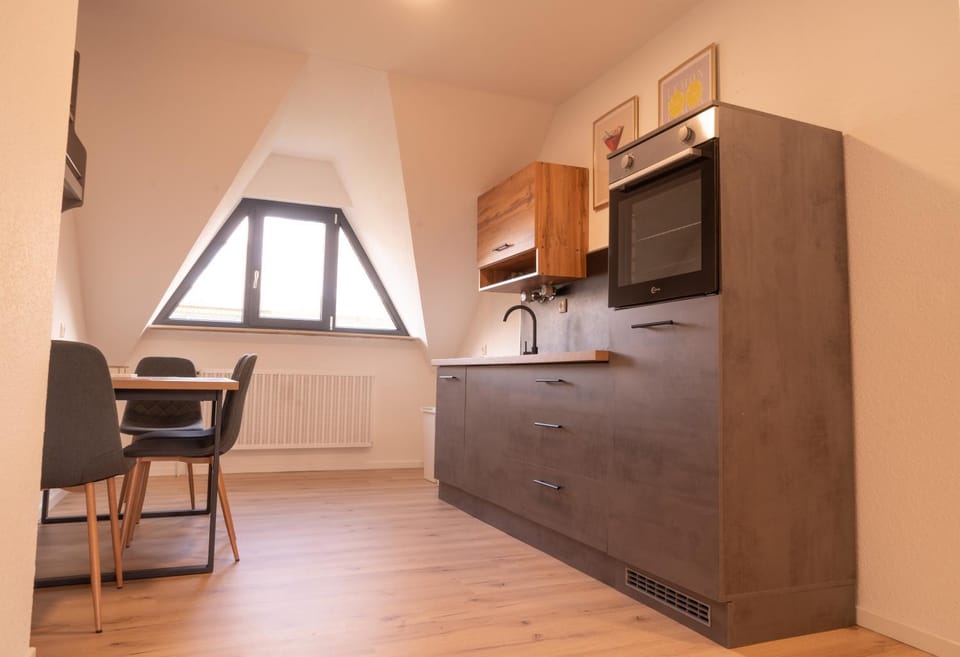 Kitchen or kitchenette, Dining area, kitchen