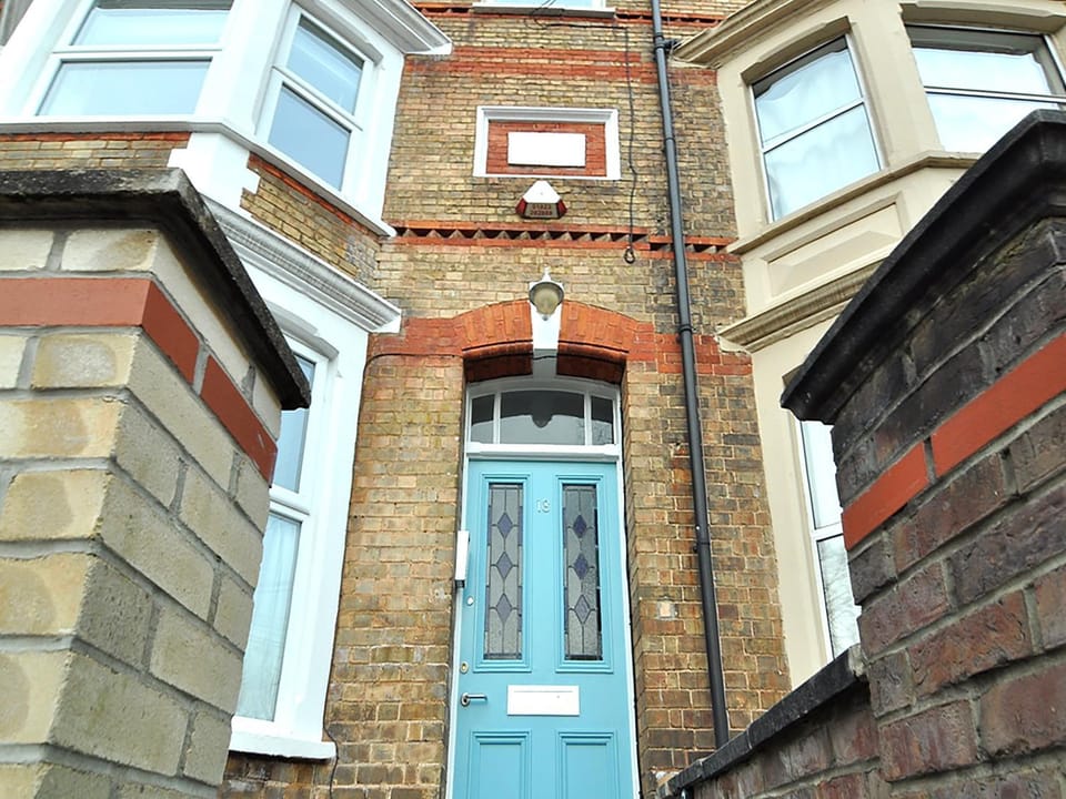 Property building, Facade/entrance, Day