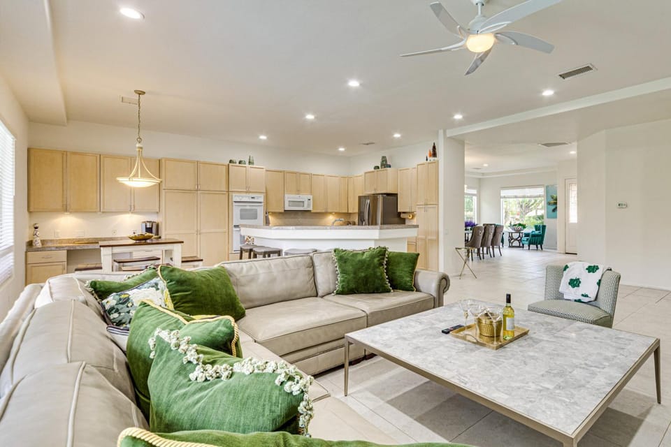 Family Friendly: Spacious Oasis in Palm Desert! House in Palm Desert