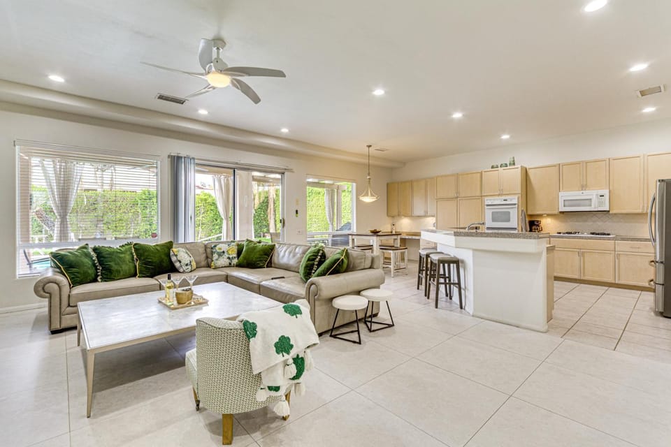 Family Friendly: Spacious Oasis in Palm Desert! House in Palm Desert