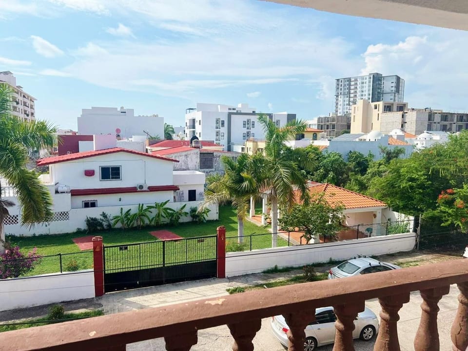 View (from property/room), Balcony/Terrace, City view, Street view