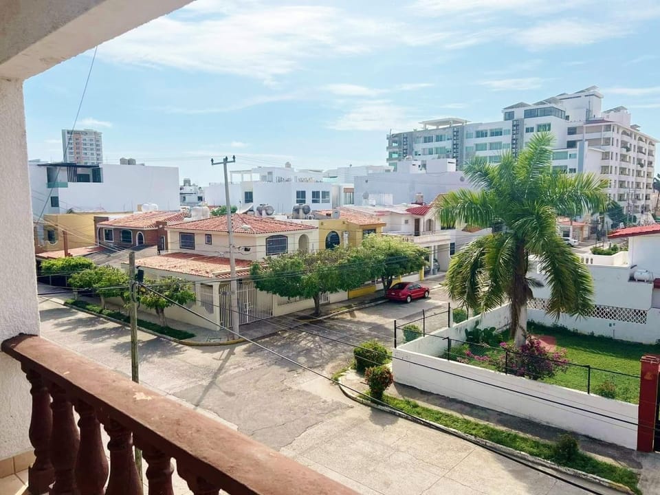 View (from property/room), Balcony/Terrace, City view, Street view