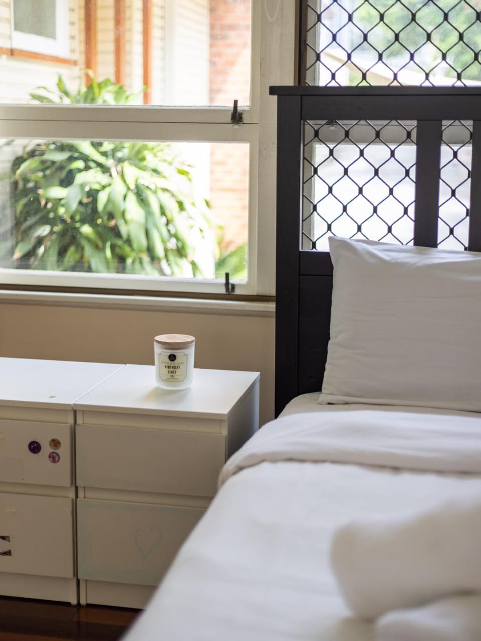 Affordable Studio Steps from UQ Shops and Transit House in Indooroopilly