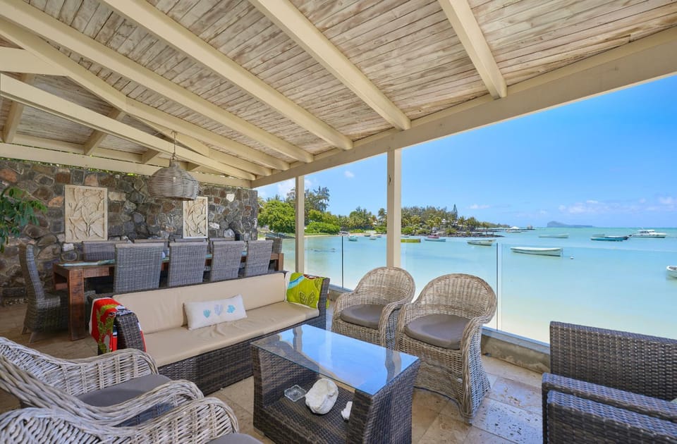Villa LAGON Bleu, waterfront, private pool, 4 bedrooms en-suite Villa in Rivière du Rempart District, Mauritius