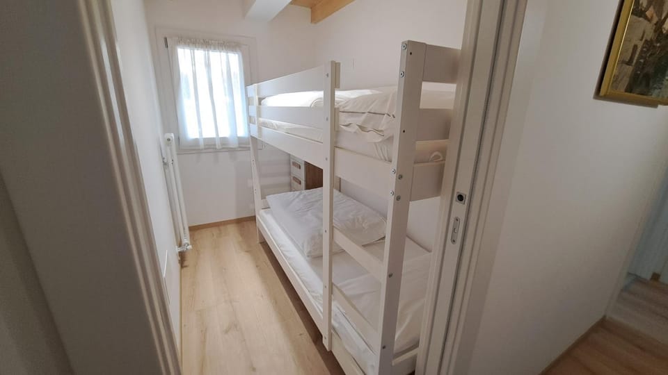 Bed, Bedroom, bunk bed