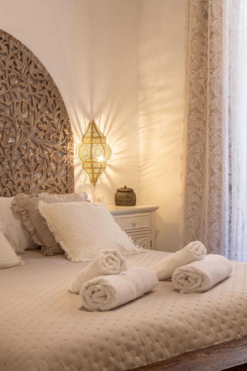 Bedroom, towels