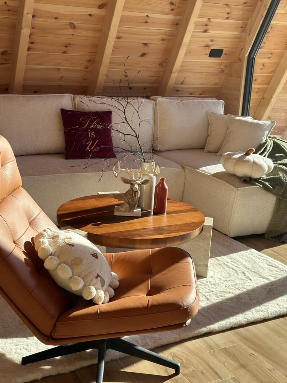 Living room, Seating area