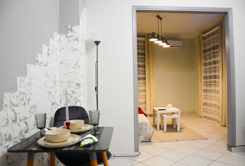 Photo of the whole room, Seating area, Dining area