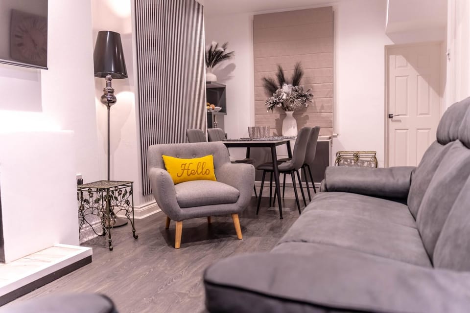 Communal lounge/ TV room, TV and multimedia, Living room