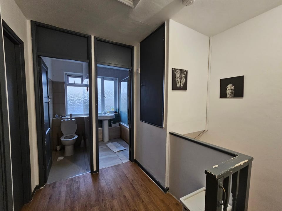 London E14 Stay Bed and Breakfast in London