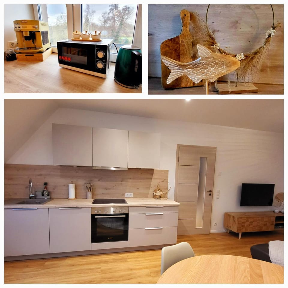 Coffee/tea facilities, Kitchen or kitchenette, oven, stove, toaster