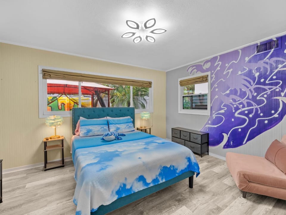 Bed, Photo of the whole room, Bedroom
