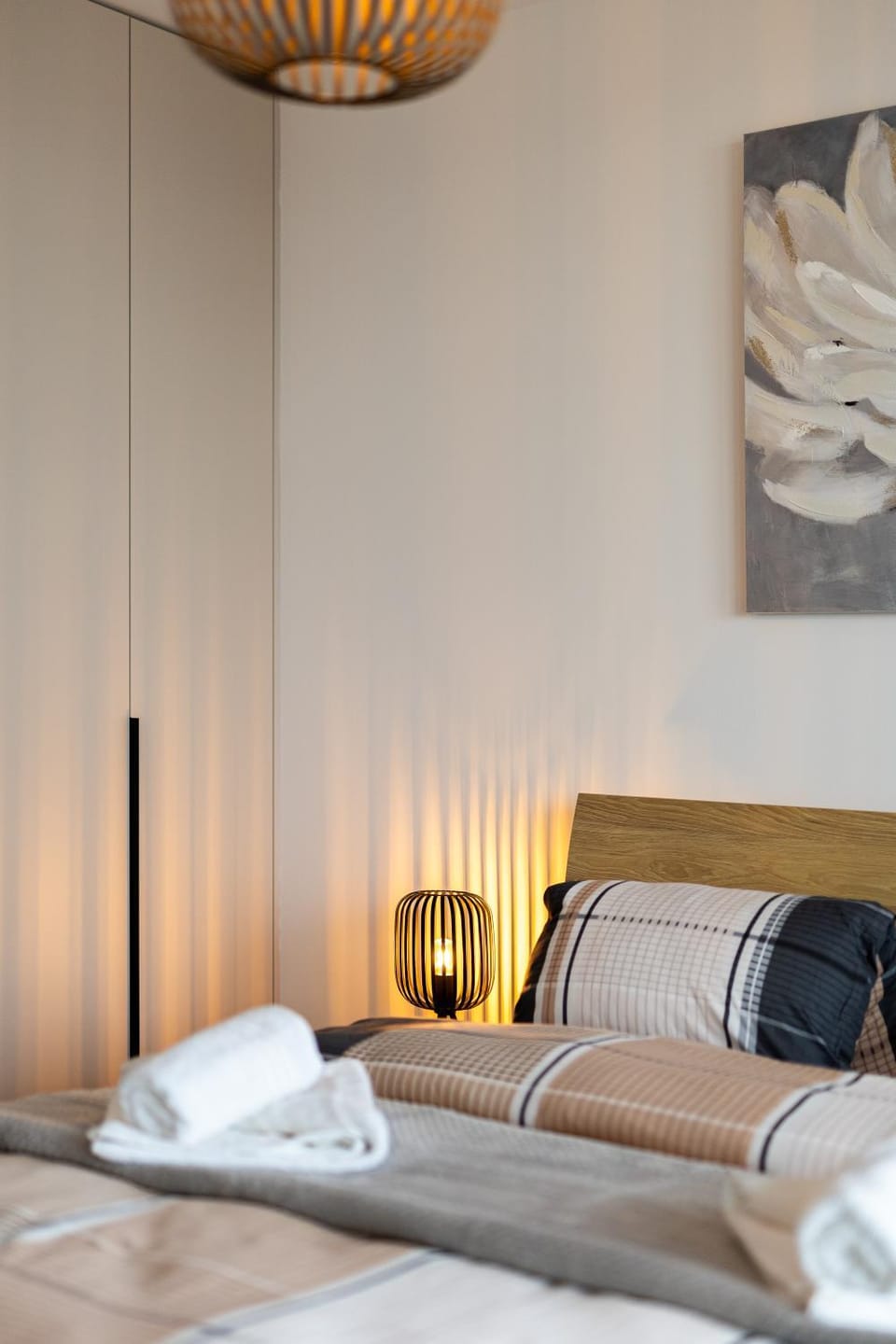 Bedroom, towels