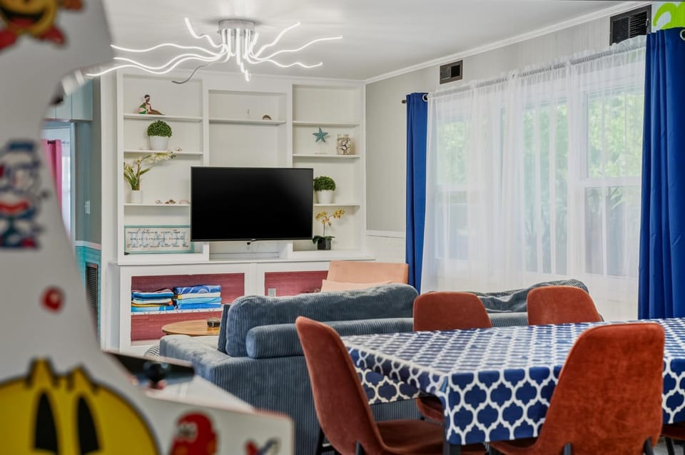 TV and multimedia, Living room, Seating area