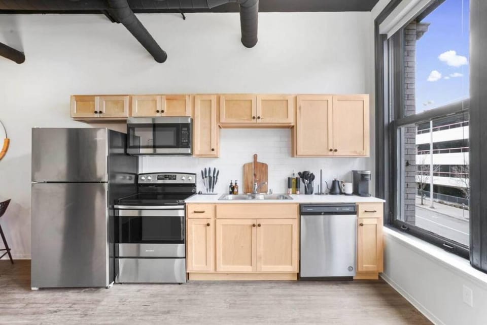 Convenient Downtown Loft WiFi and Elevator Apartment in Spokane