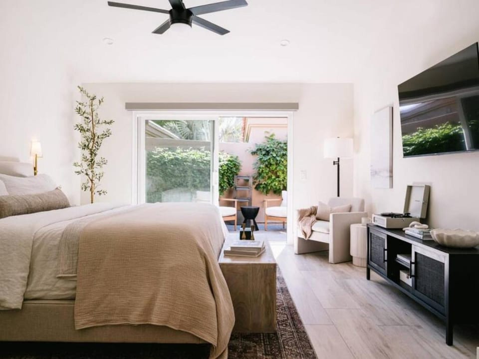 Casa De Vistas by Roav Retreats Villa in Palm Desert
