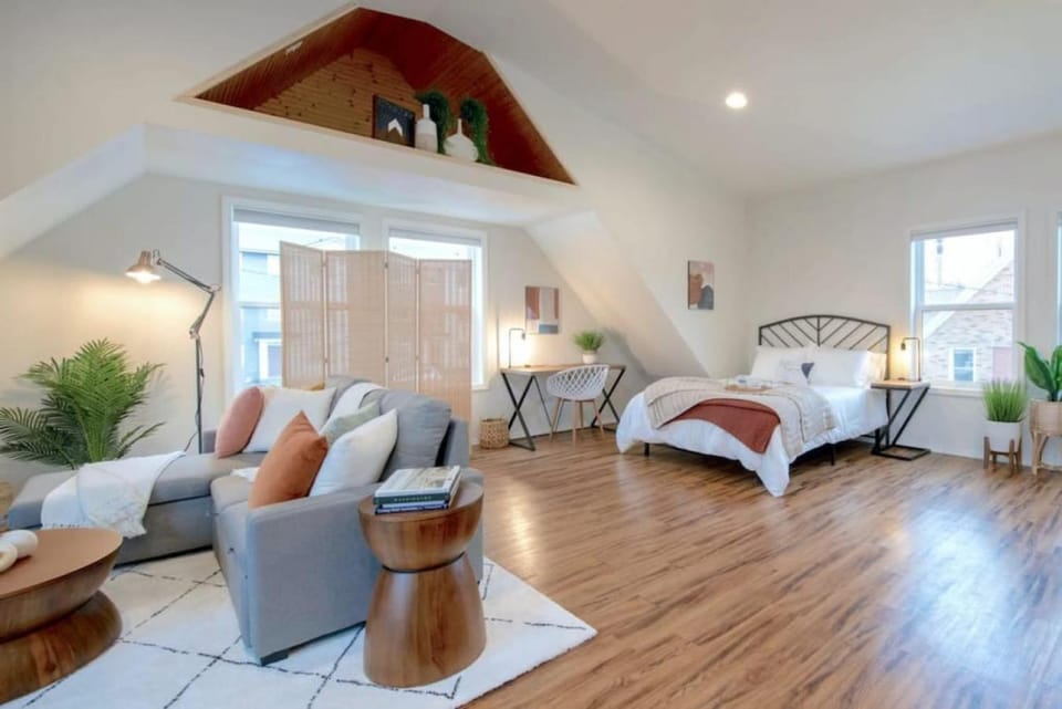 U-District Loft near GU w Self Check-in and Wifi Apartment in Spokane