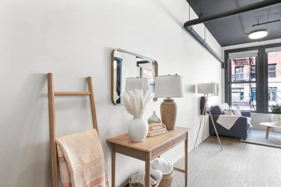 Trendy and Spacious Suite Walk to Riverfront Park Apartment in Spokane