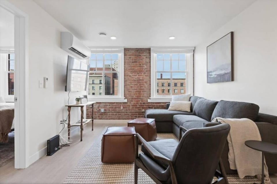 Roav Stays - J and K on Main Luxury Apartment 405 Apartment in Spokane