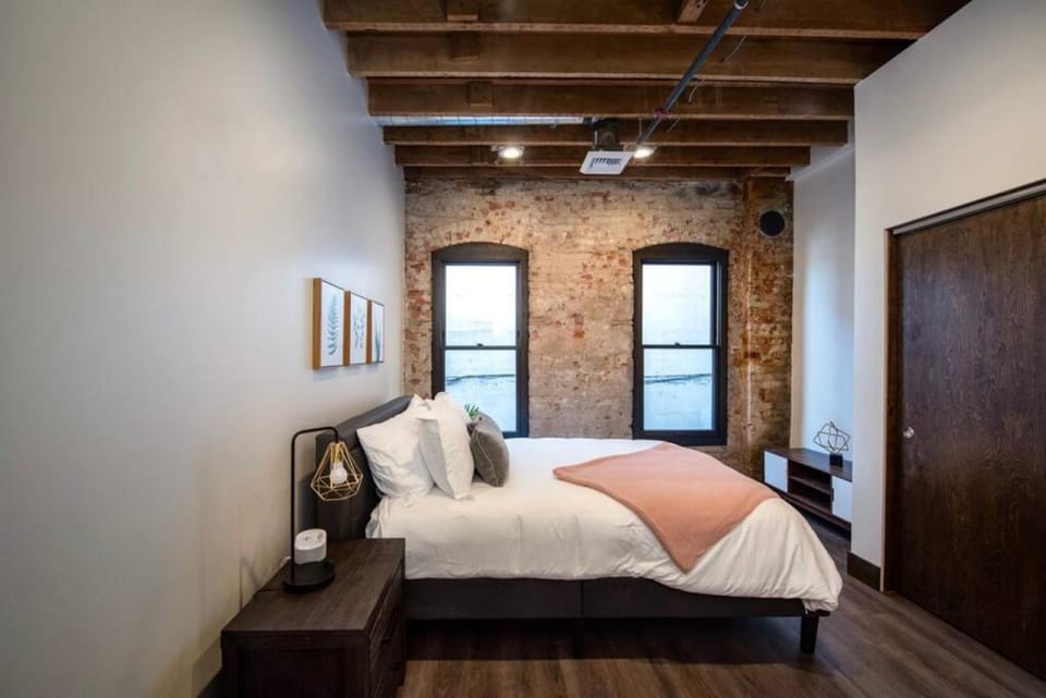 Historic Downtown Loft with King Bed and Wifi Apartment in Spokane