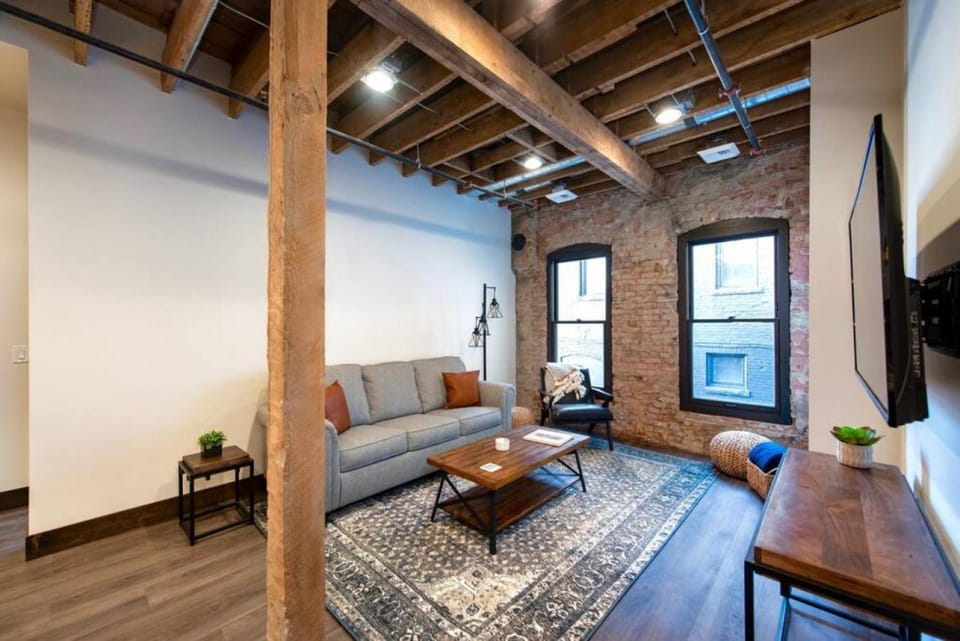 Historic Downtown Loft with King Bed and Wifi Apartment in Spokane