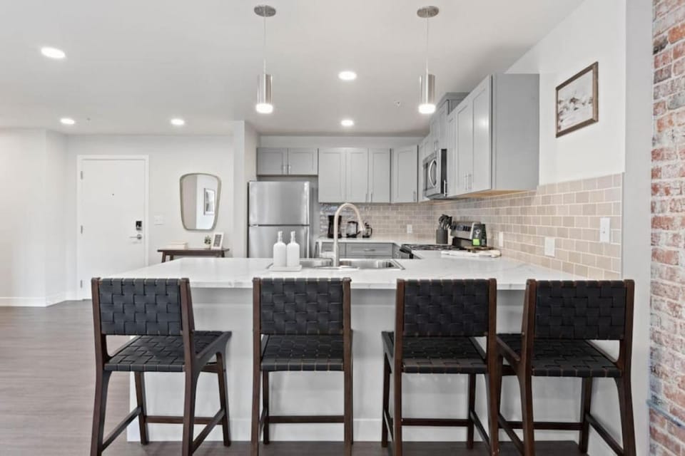 King Beds J and K on Main Luxury Apartment 406 Apartment in Spokane