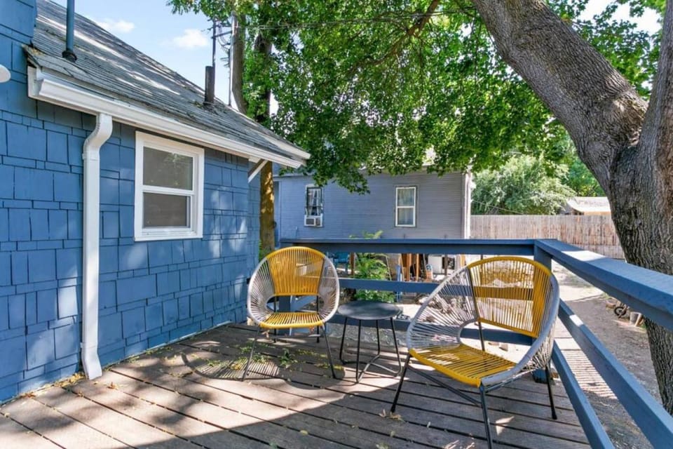 Quaint South Hill Home w Luxury King Bed and Wifi House in Spokane